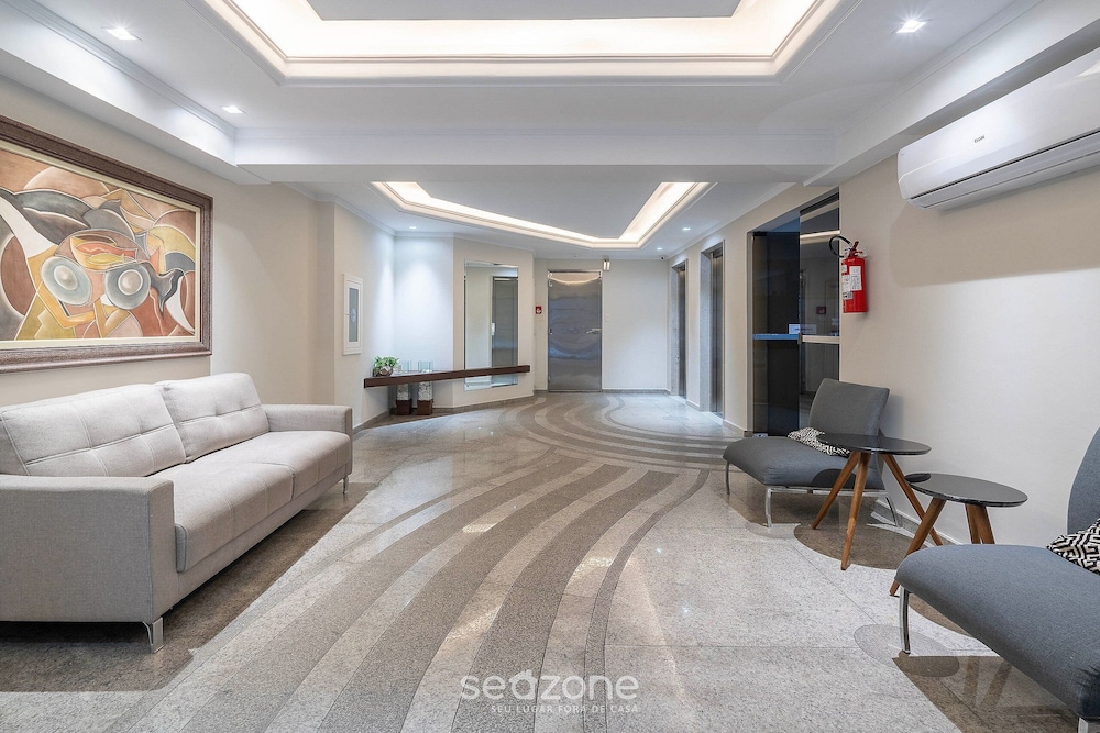Apt 1 Block From Beach in BC Great Location Cep093