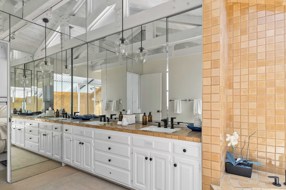 Oceanfront Home Walk to Balboa Pier + Scenic Views Balboa Peninsula Point by Avantstay