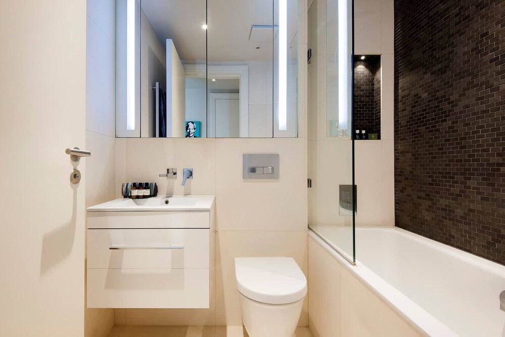 The Bohemian Rhapsody- Garden Apartment in Hampstead - by Out of Office Lifestyle