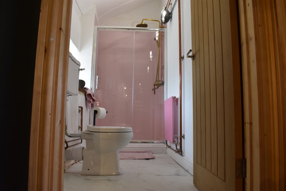 Ty Llaeth 2-bed Cottage, Sleeps 4, Pet Friendly