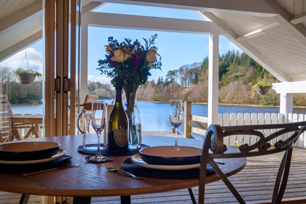 Lilymere Boat House