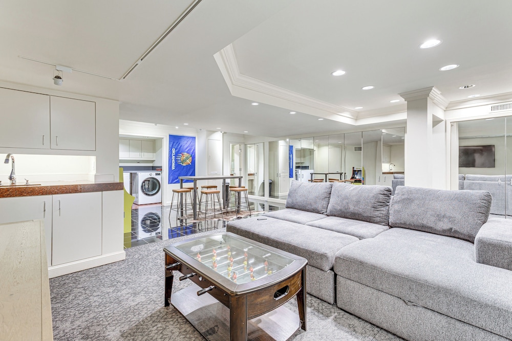 1 Mi to OU! Group Getaway w/ Game Room, Pool
