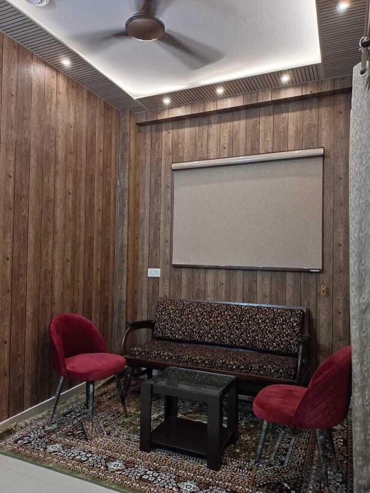 Gharaunda Homestay