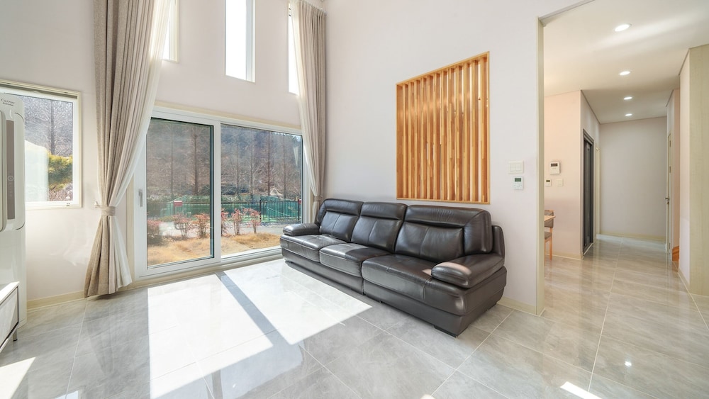 Daebudo Freesia Private Pool Villa