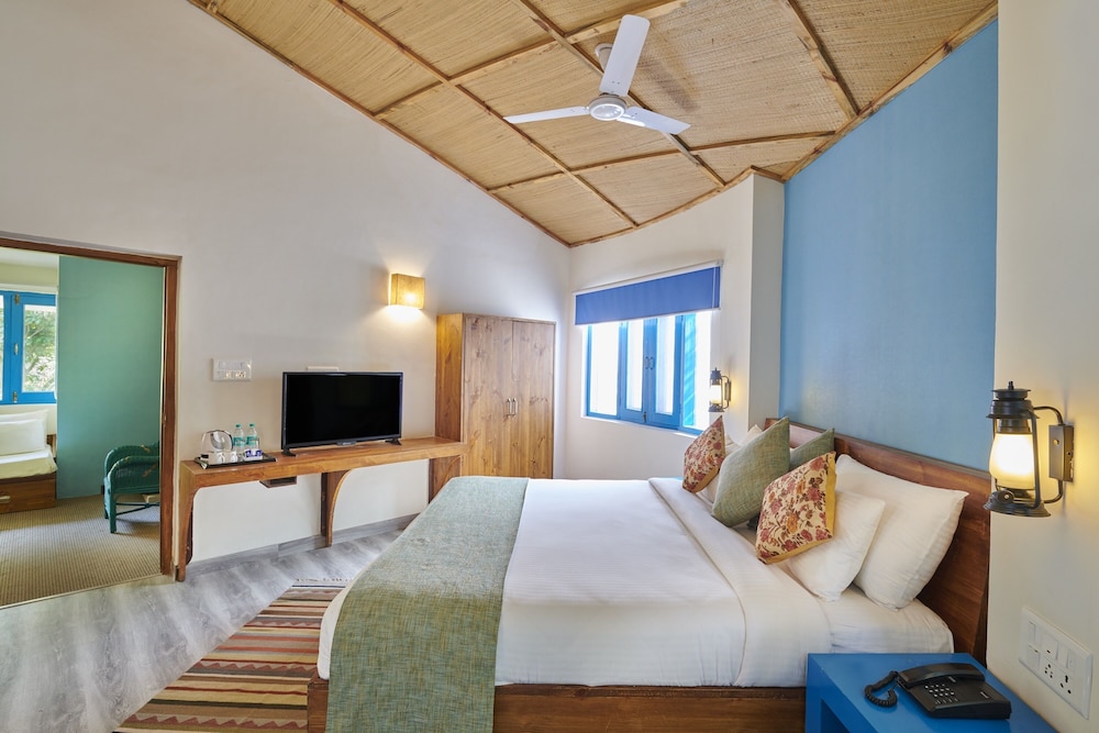 Aacorn Hideaway Resort & Spa