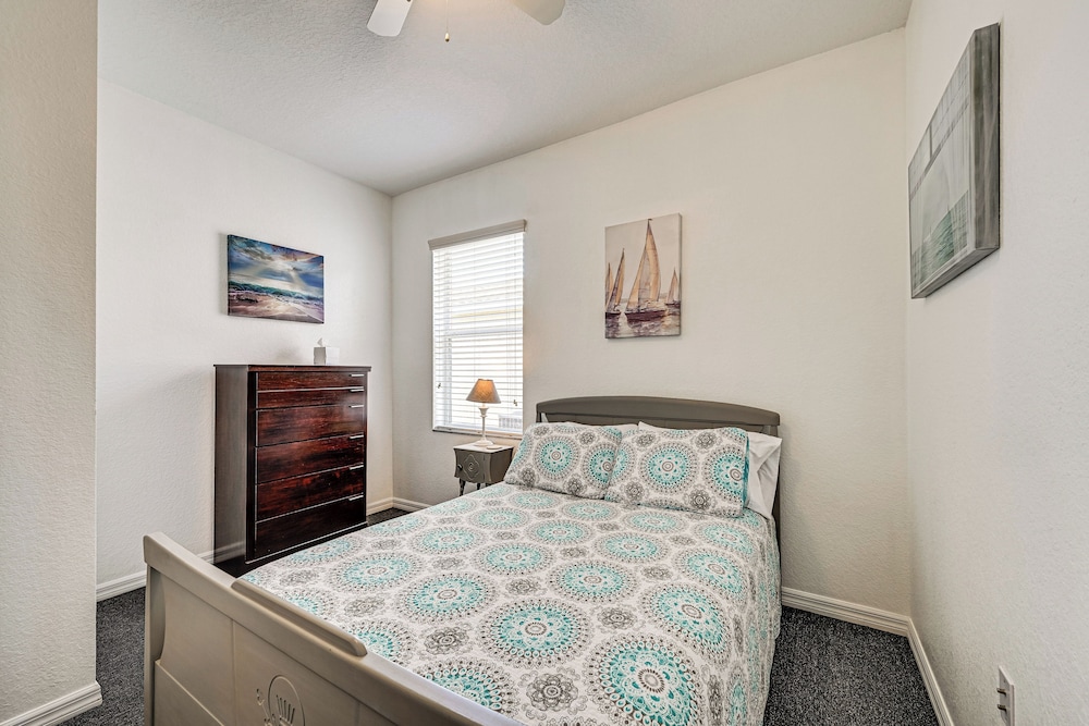 Pet-friendly Gem w/ Yard & Pool Access in Sebring