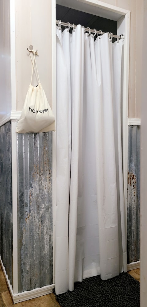 Leesville Vacations - McGees Landing Cabin 1-Toledo Bend Lake - Property Image 5