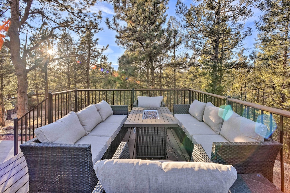 'mountain Haven' w/ Deck + Pikes Peak Views! view 5