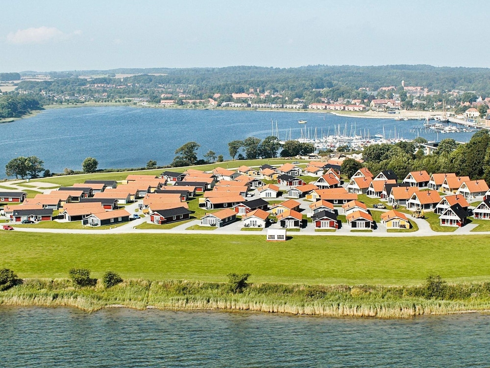 6 Person Holiday Home on a Holiday Park in Grasten