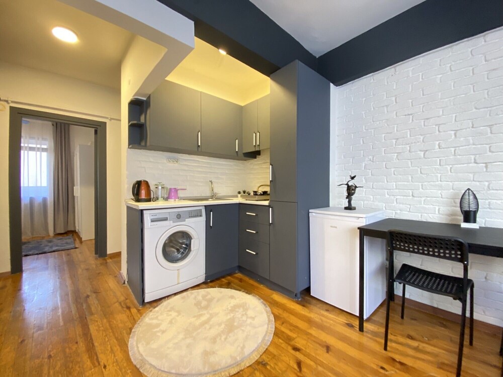 Chic Flat With Balcony in the Heart of Beyoglu