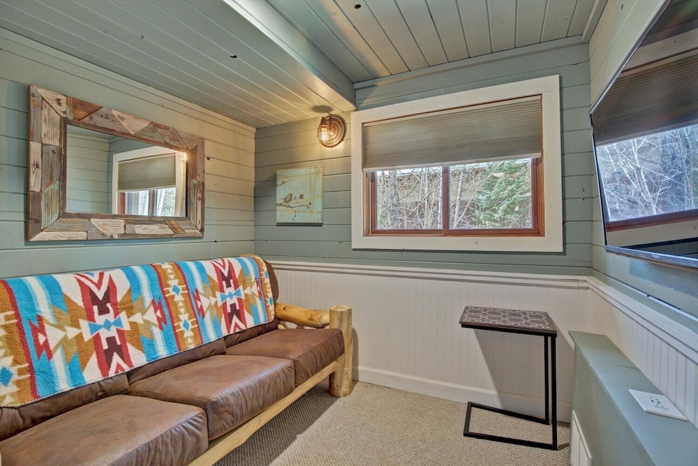 Lagoon 762b 3 Bedroom Townhouse by RedAwning