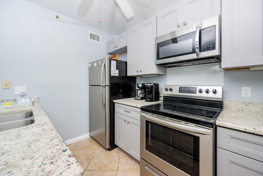 Royal Gulf Beach & Racquet Club 5210 2 Bedroom Condo