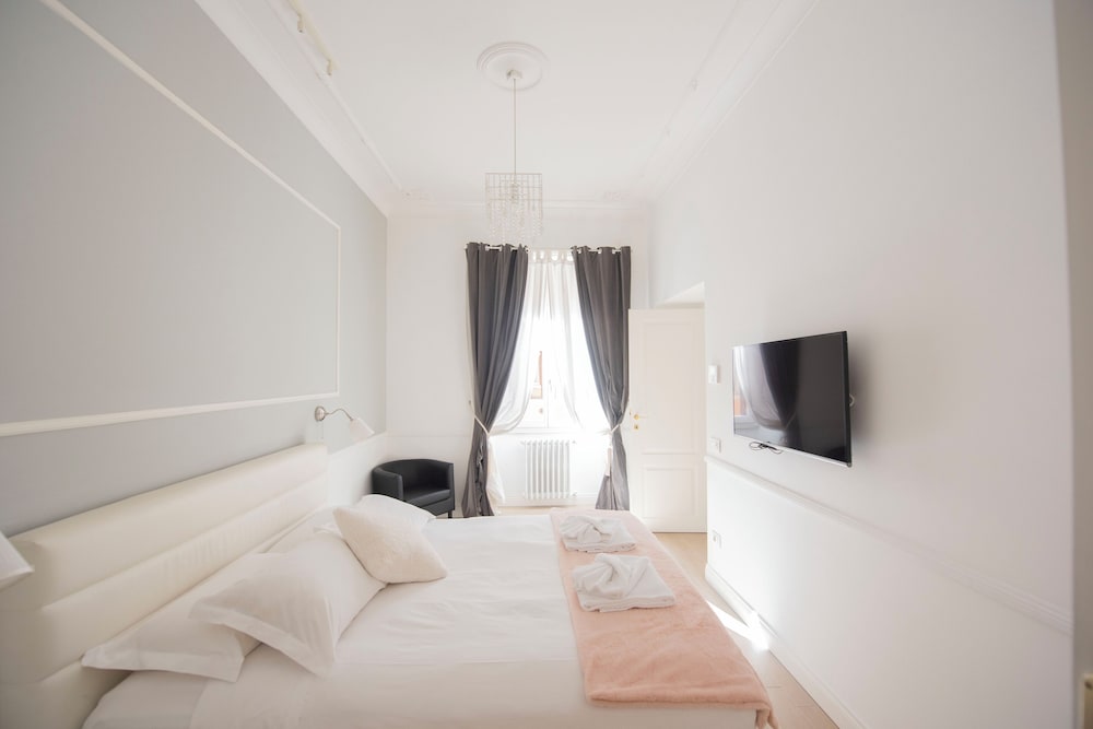 Vatican Beautiful 2Br Apartment