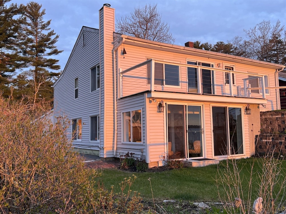 Grandview Lakefront Limit 9 4 Bedroom Home