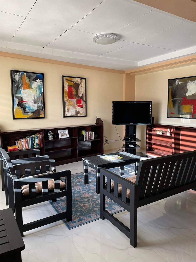 Cozy 3br Home Entry to Cwc, Pili Golf, Naga, Bicol