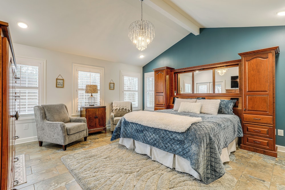 Firplace & Deck: Riverfront Heber Springs Home