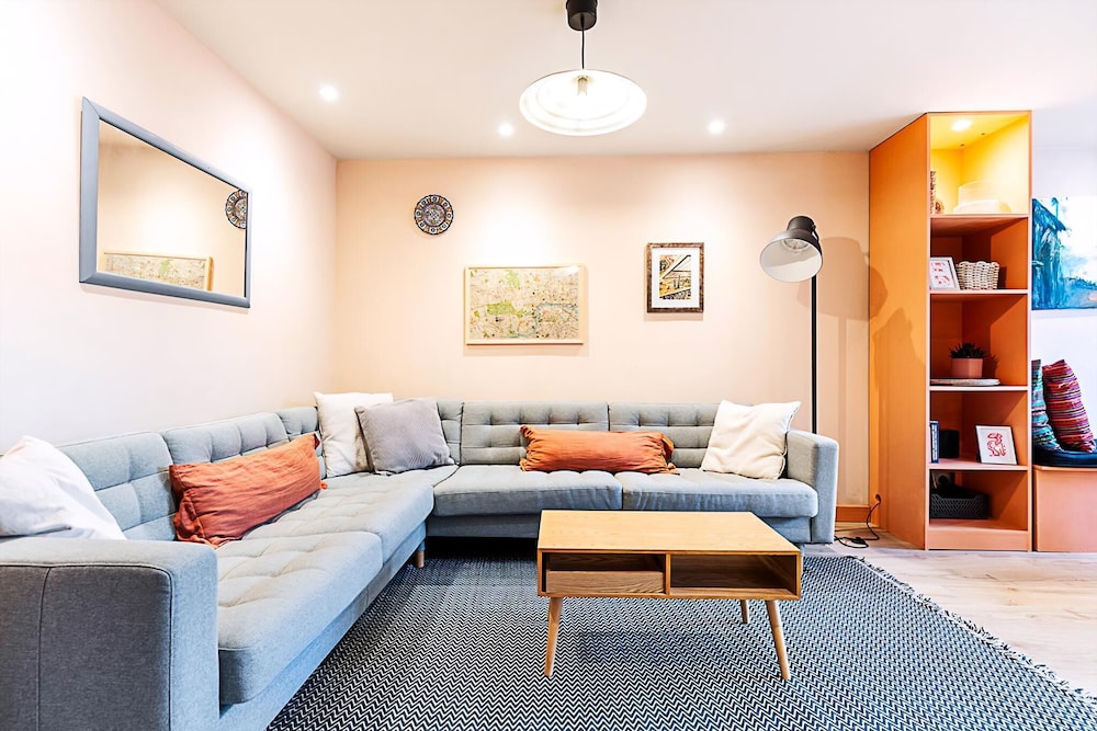 Bright 2-bed Home Near Putney Riverside