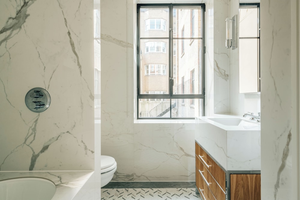 Claridge House by SLO