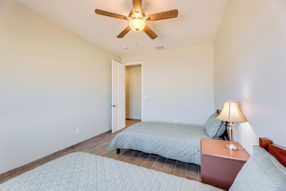 Mtn Views: Spacious Family Home in Casa Grande!