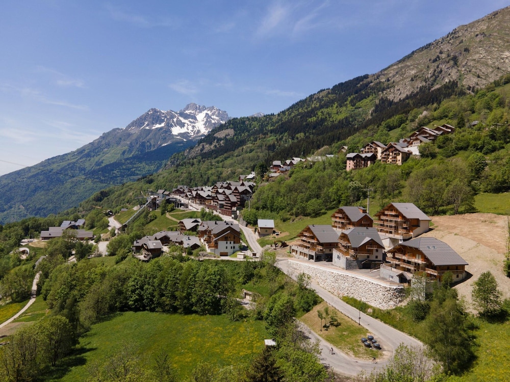 Apartment in Vaujany Near Alpe D'huez Ski Area