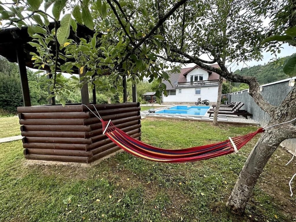 Rijeka Villa-Spacious 4BR with Pool