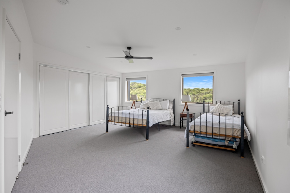 Sandy Point Beach Escape view 4