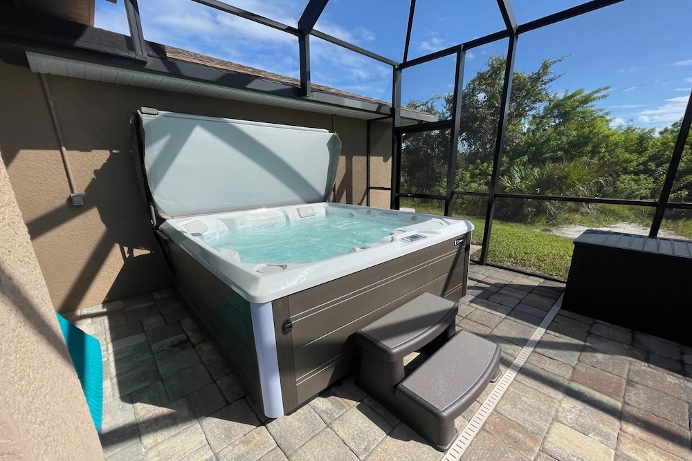 South Gulf Cove 3 Bedroom Canal Pool Home 3 Home