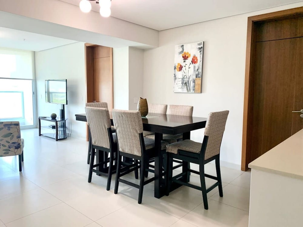 Blue Home I Spacious 1 Bed With Park View Parkside