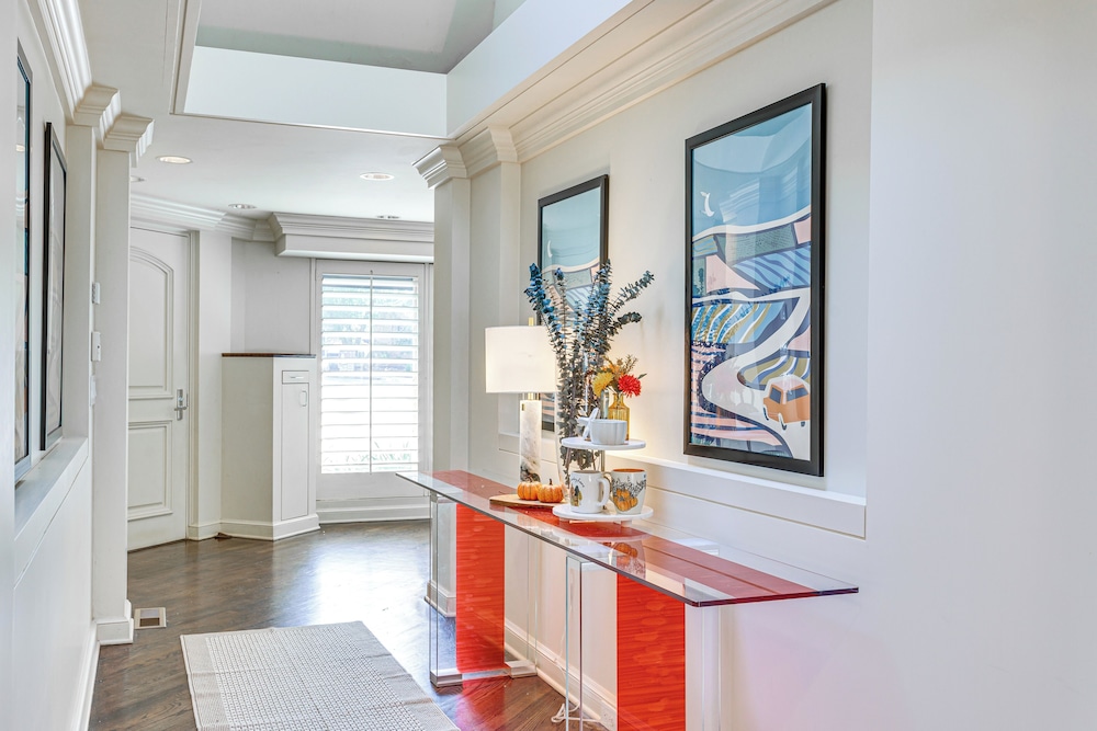 1 Mi to OU! Group Getaway w/ Game Room, Pool