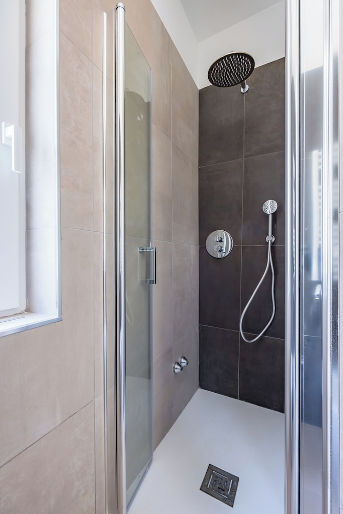 Brombeis Double Bedroom Center by Napoliapartments