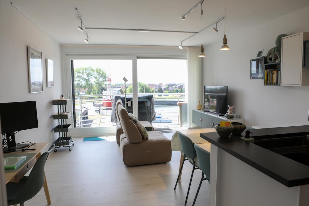 Harbour View Stay - Stylish Apartment With Stunning Views in the Marina of Zeebrugge