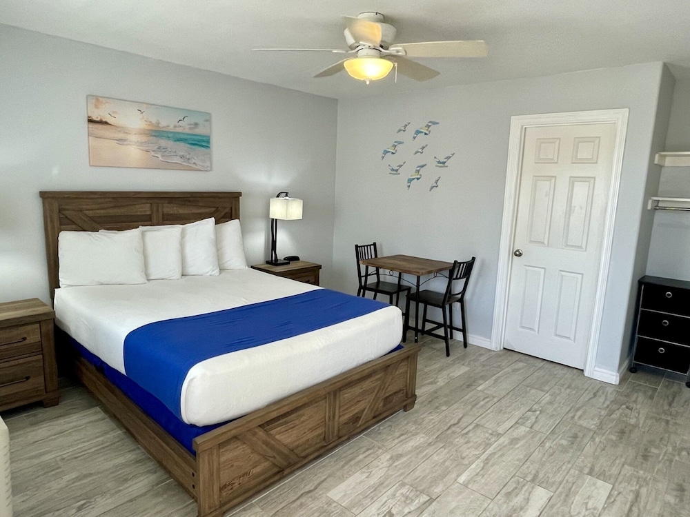 Beachgate Condo Suites And Hotel 227+228+229 3 Bedroom Condo