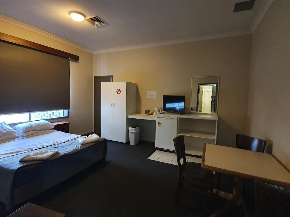 Hotel Allen