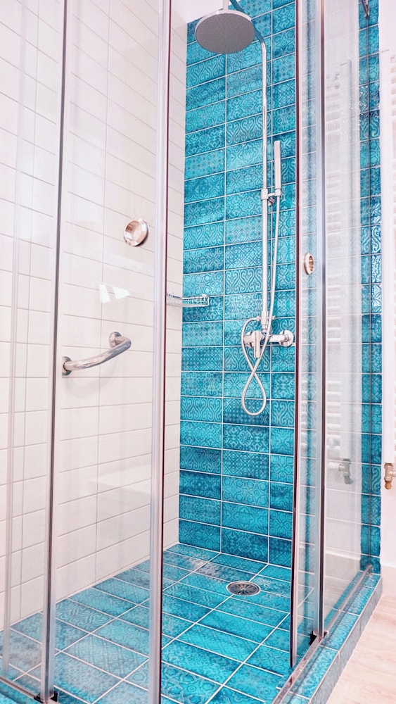 Minimal Fresh Apartment in Athens photo 5