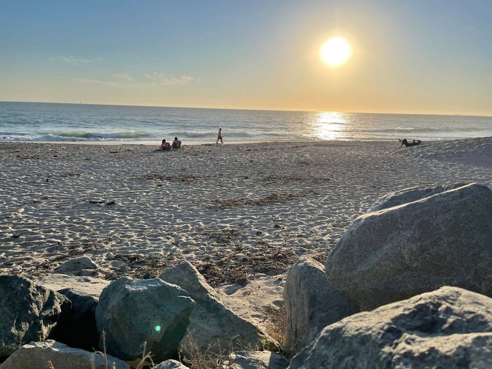 Walk To Beach 2BR Top Location - AA