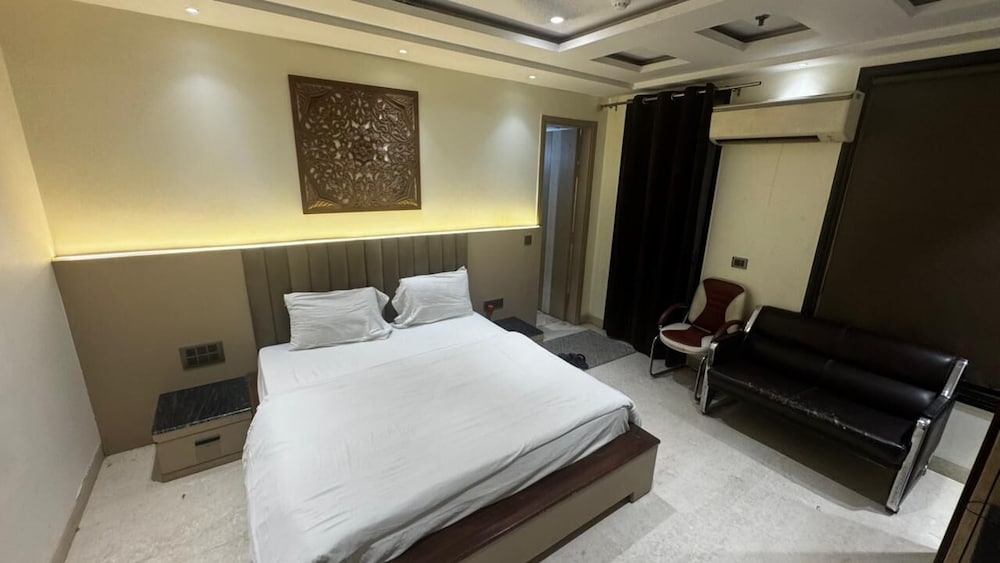 The PratiQ - Signature Boutique Hotel