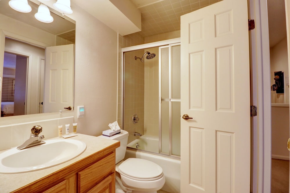 Ten Mile Haus C-9 2 Bedroom Condo