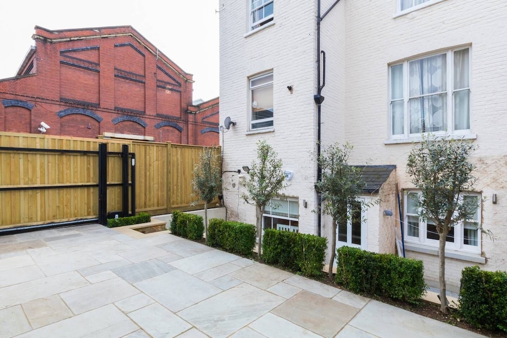outdoor bbq area