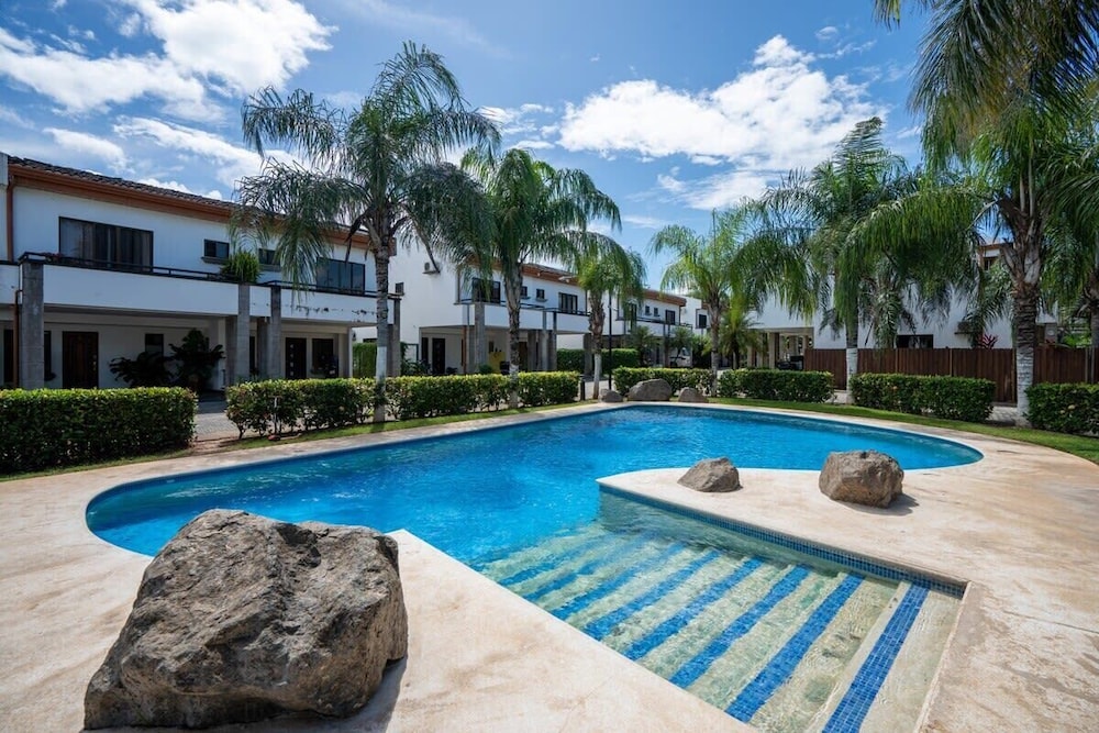 Fabulous 2-Story Condo with Big Pool - Short Drive to Beaches