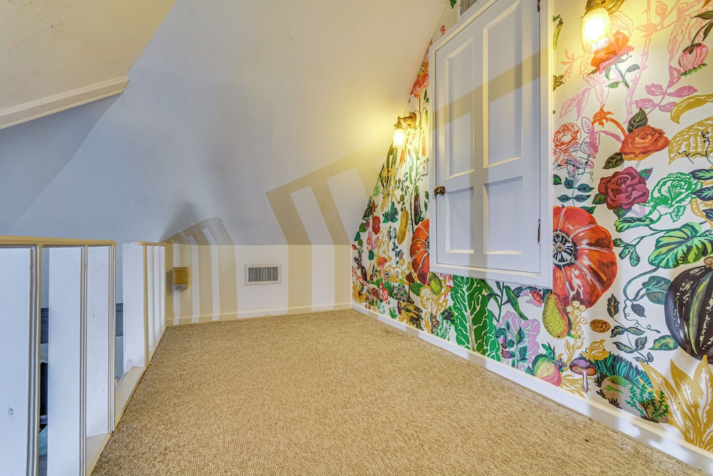 Walk to Main St: Eclectic Gem in Little Rock
