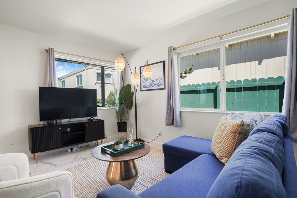 Charming 2BR Ocean Getaway in Pacifica