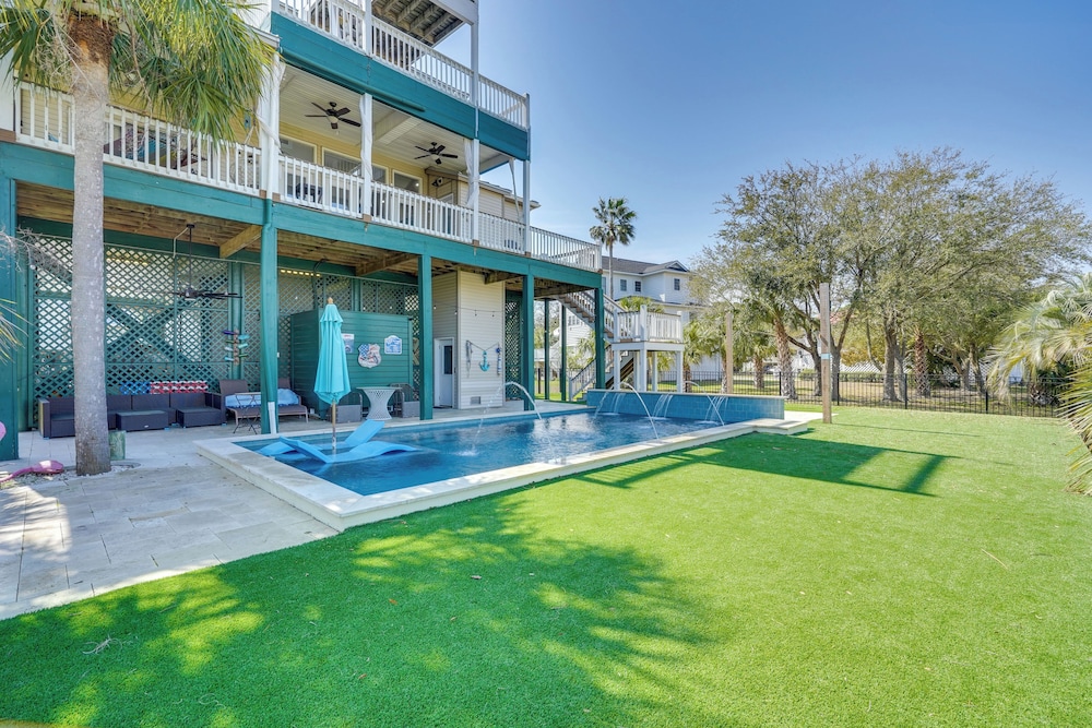 Marina & Golf Course Views: Edisto Island Home