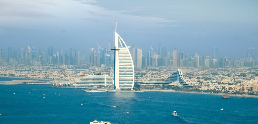 LUX  Iconic Views at Palm Tower Studio 2