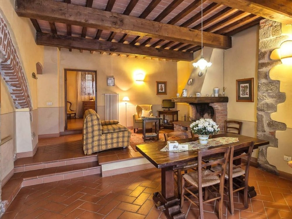 Apartment in Tuscany With Pool & Garden
