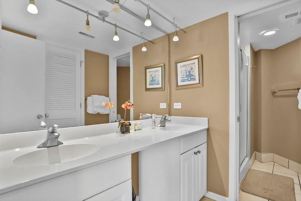 Ocean Creek North Tower F11 2 Bedroom Condo