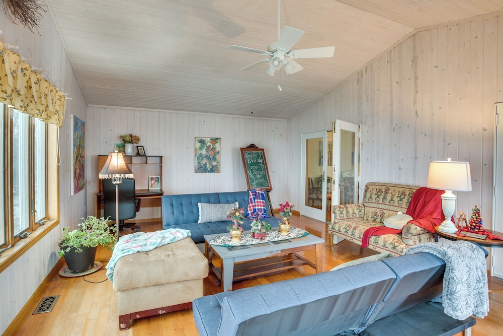 Hot Tub + Fireplace: Cozy Home on Howard Lake!