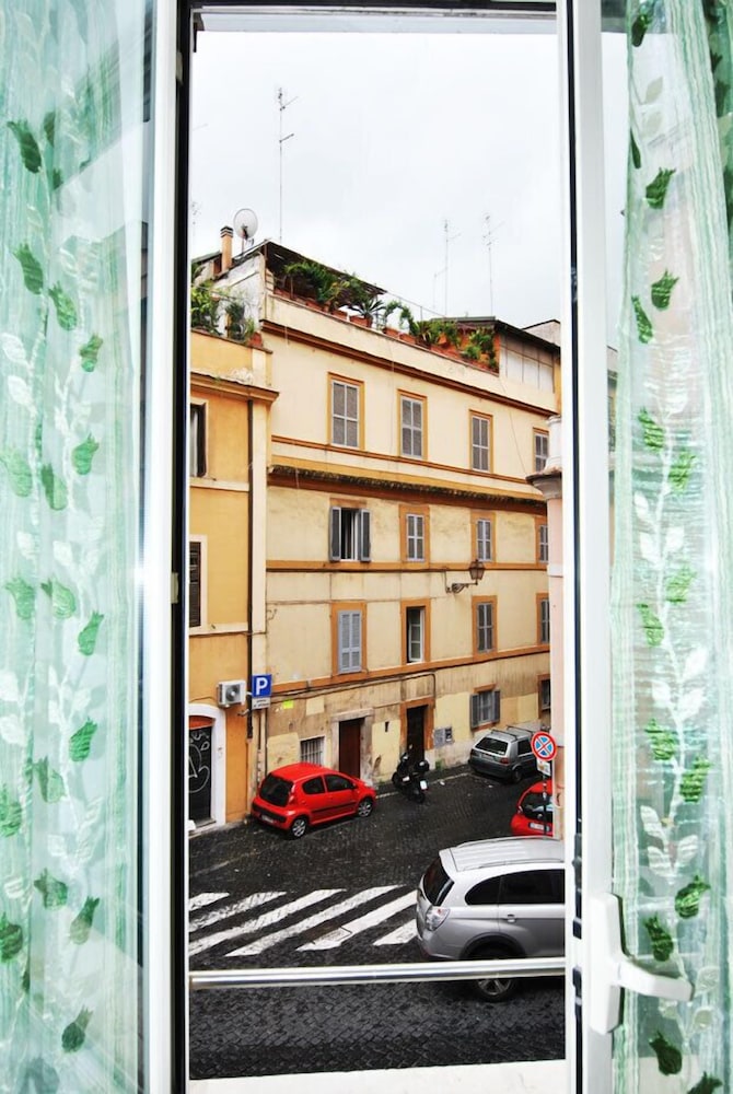 95 Rooms in Rome
