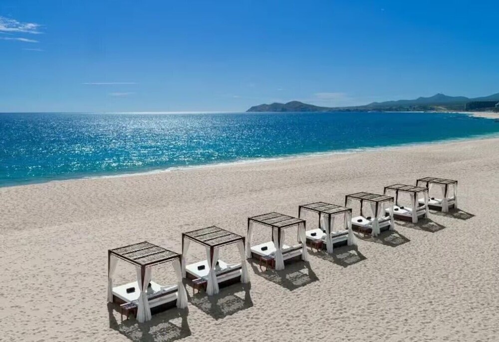 2BD Beach Front Luxury in Cabo
