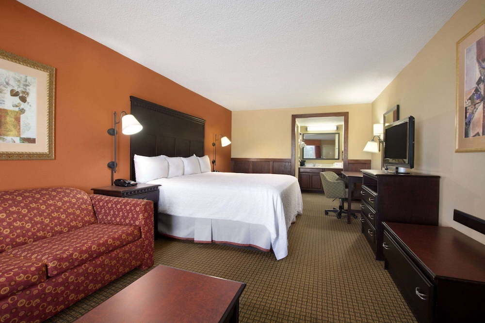 Longview Vacations - Days Inn by Wyndham Longview South - Property Image 19