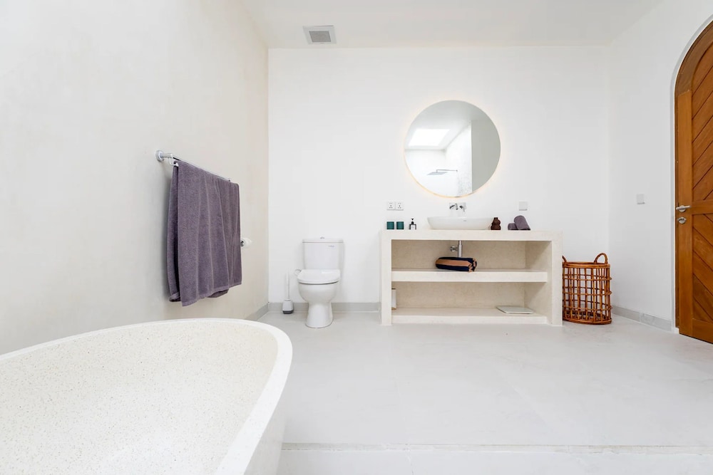Villa Barsa by Alfred in Bali - Brand New Luxury 3BR Villa Near Bingin Beach